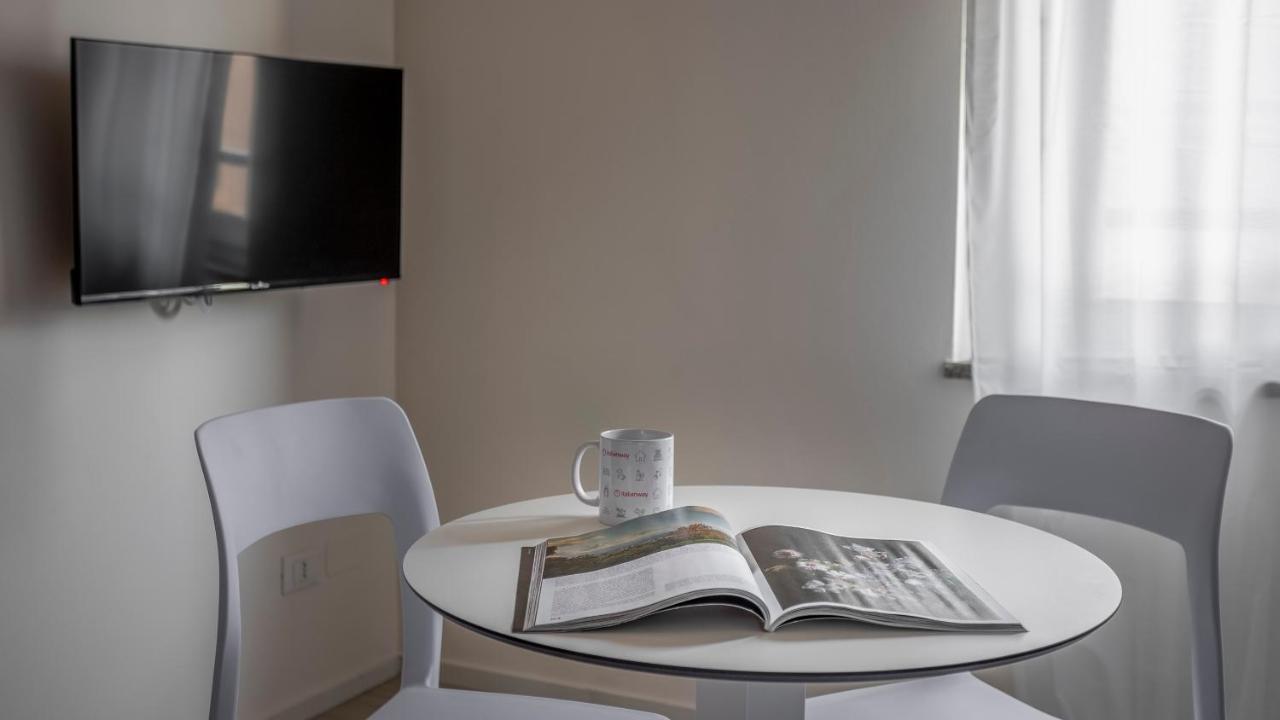 Italianway Apartment Милано Екстериор снимка