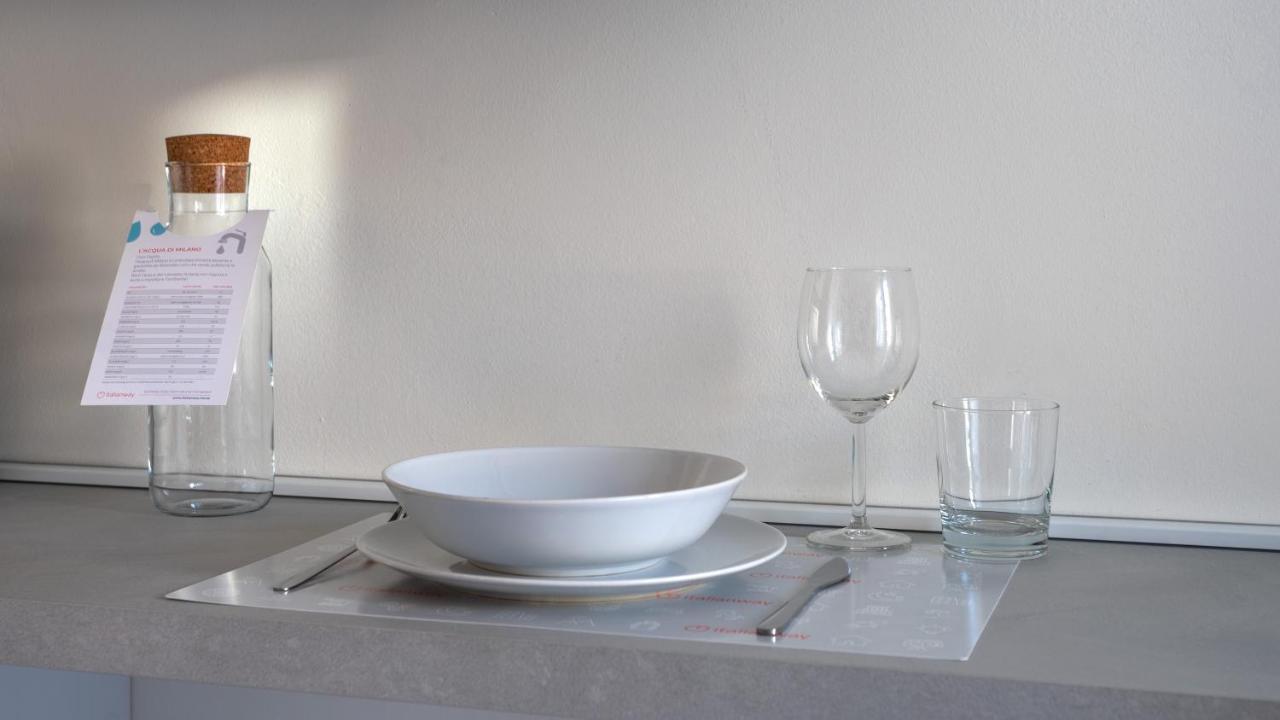 Italianway Apartment Милано Екстериор снимка