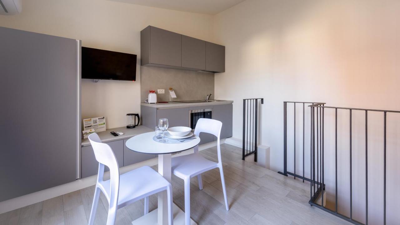 Italianway Apartment Милано Екстериор снимка